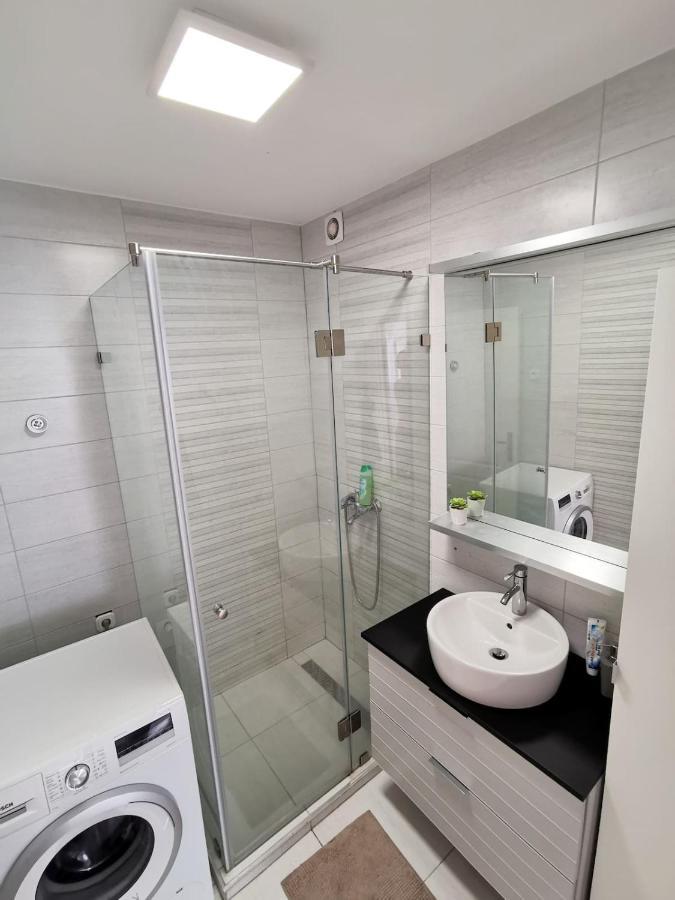 Bright, Spacious Apartment 3 Bedroom, Garage Budapest Exterior photo